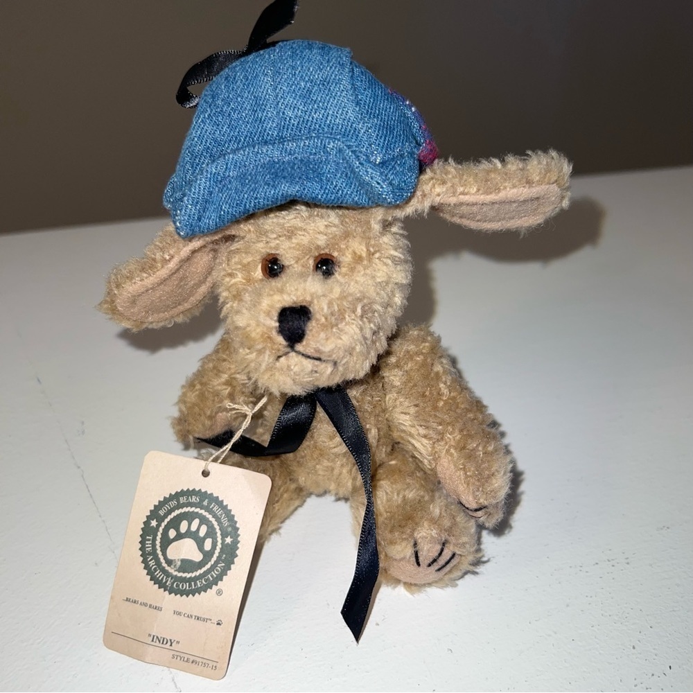 Boyd’s Bear Nwt RARE FIND Collectable  “Indy” RETIRED from Achieve Collection.